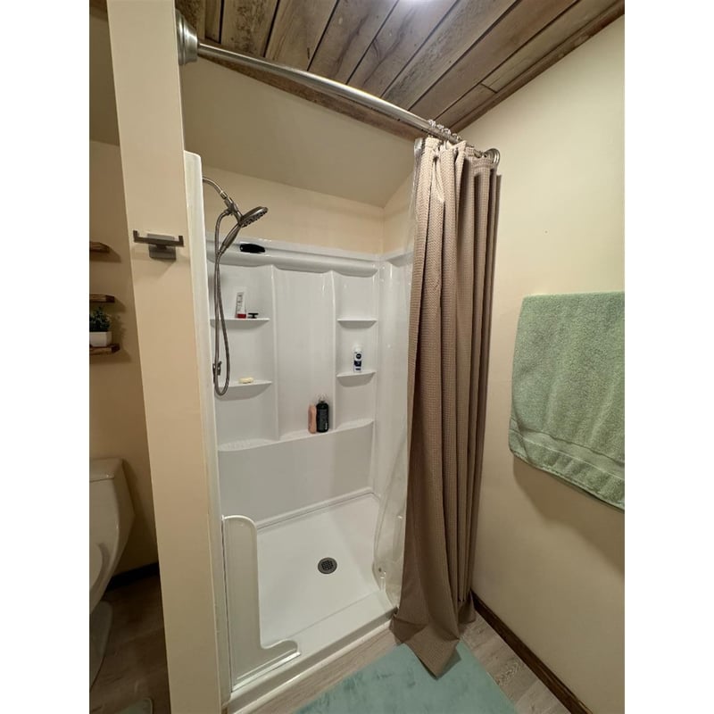 165 Haze Hyde Hollow Rd, Bethpage, TN 37022