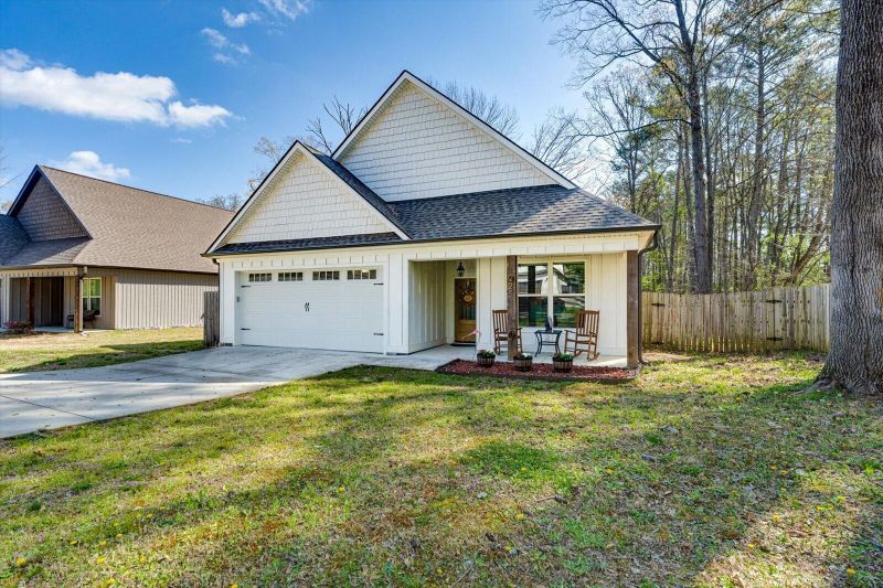 225 Lake Ave, Ringgold, GA 30736