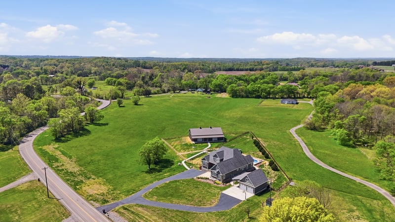 2910 Cairo Bend Rd, Lebanon, TN 37087