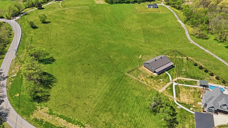 2910 Cairo Bend Rd, Lebanon, TN 37087