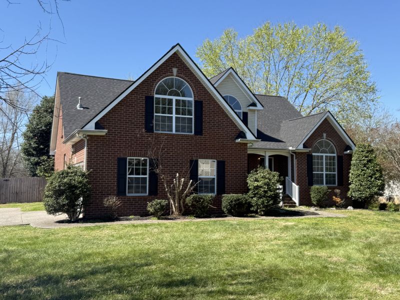1247 Wentworth Dr, Gallatin, TN 37066