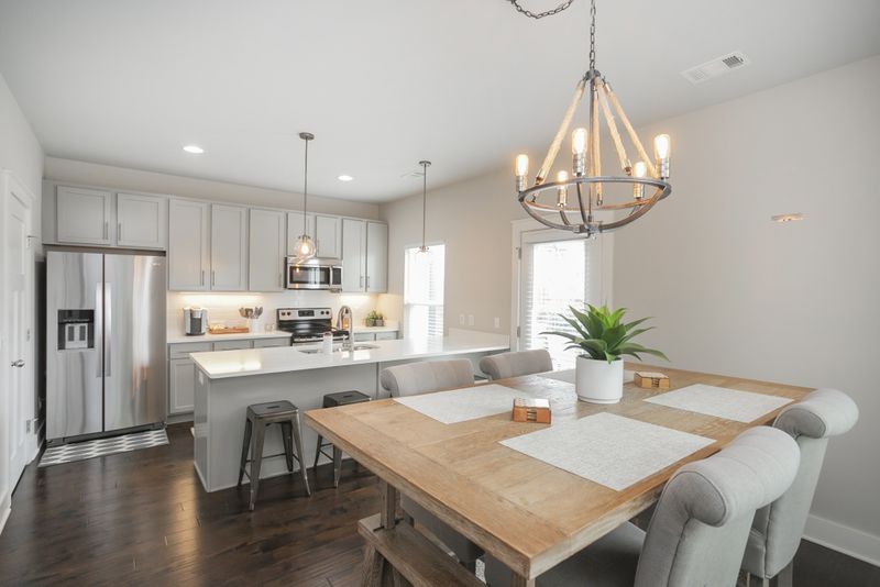 1409 57th Ave N, Nashville, TN 37209