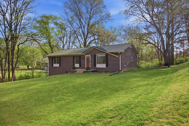 202 Cathey Ln, Columbia, TN 38401