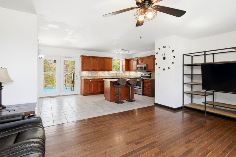 1007 Pinewood Ct, Ashland City, TN 37015