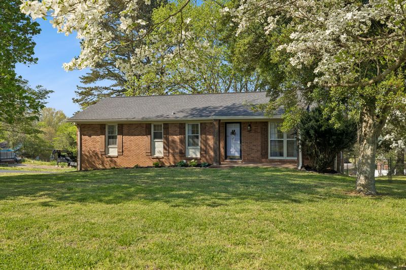 604 Blue Ridge Dr, Columbia, TN 38401