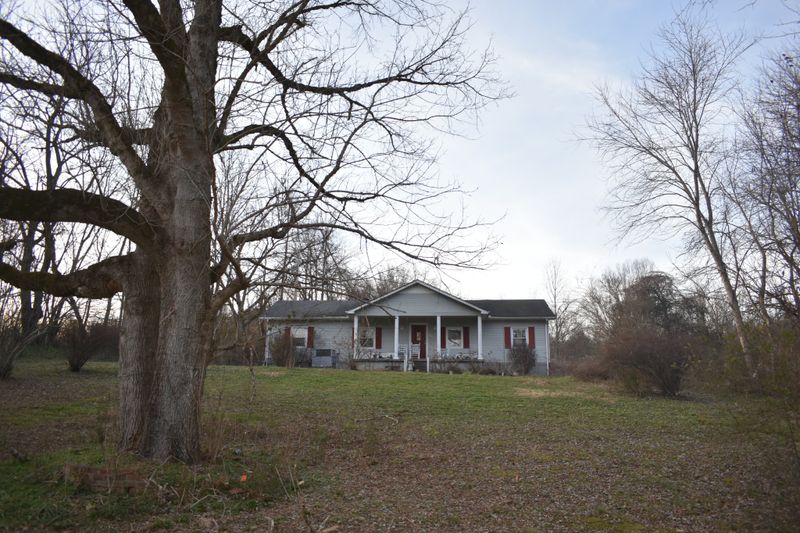 42 Sykes Rd, Hickman, TN 38567