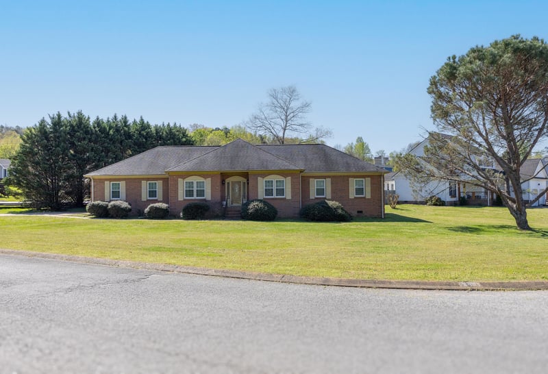 300 Morning Side Dr, Rossville, GA 30741