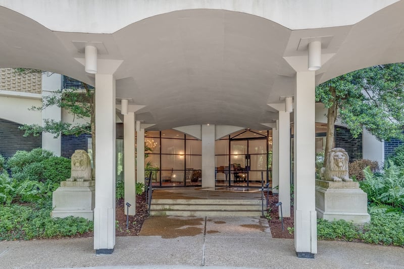 4215 Harding Pike #402, Nashville, TN 37205