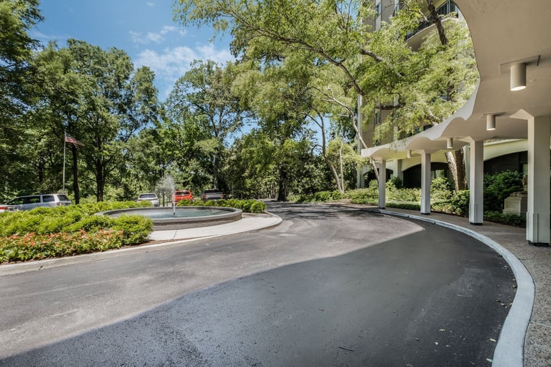 4215 Harding Pike #402, Nashville, TN 37205