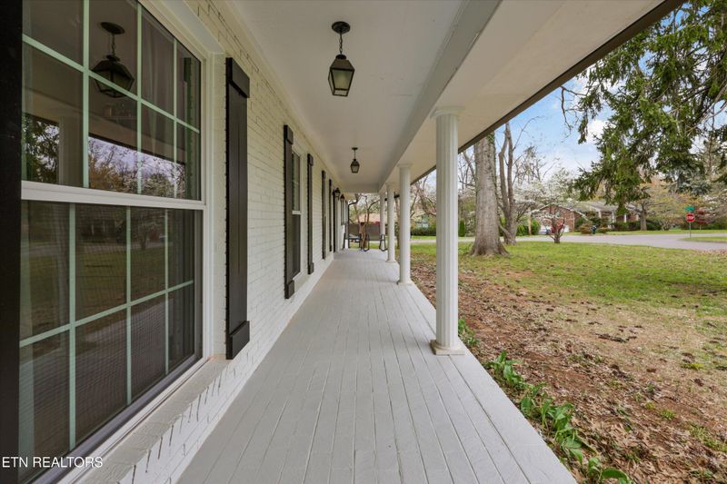 8808 Regent Ln, Knoxville, TN 37923