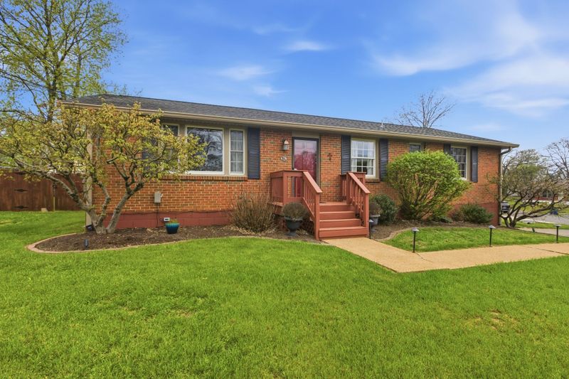 114 Shadow Ln, Hendersonville, TN 37075