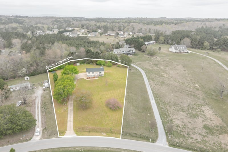 1306 Mcintire Rd, Rock Spring, GA 30739