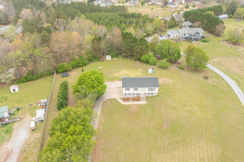 1306 Mcintire Rd, Rock Spring, GA 30739