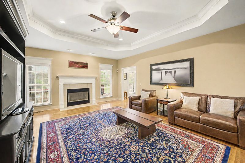 1437 Charleston Ln, Columbia, TN 38401