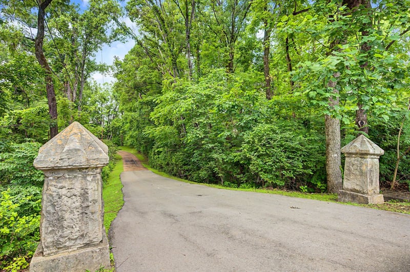 732 Sneed Rd W, Franklin, TN 37069