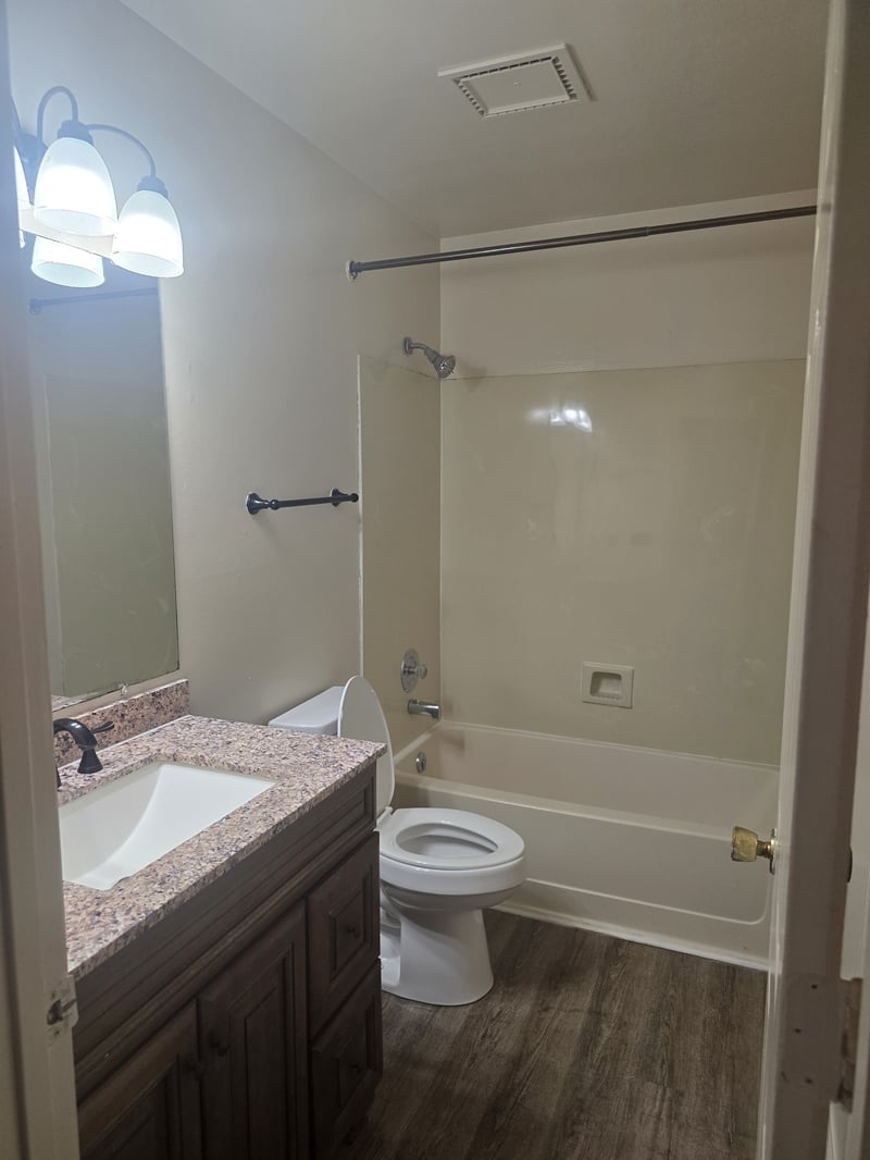 211 Ellington Pl #211, Madison, TN 37115