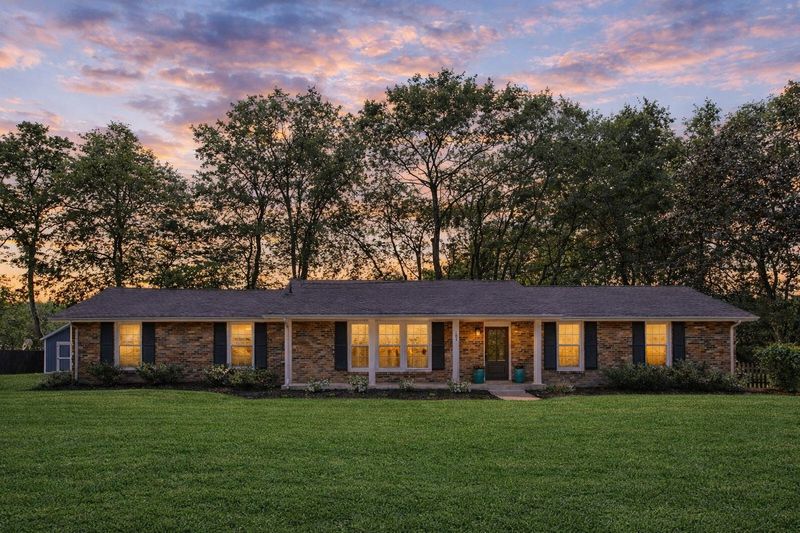 109 Pine Circle Dr, Franklin, TN 37069