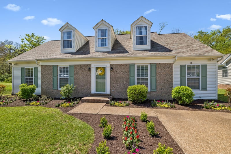 1321 Branchside Ct, Thompsons Station, TN 37179