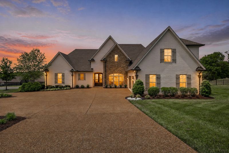 2308 Cages Bend Rd, Gallatin, TN 37066