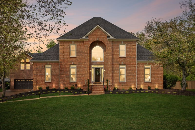 1018 Heritage Woods Dr, Hendersonville, TN 37075