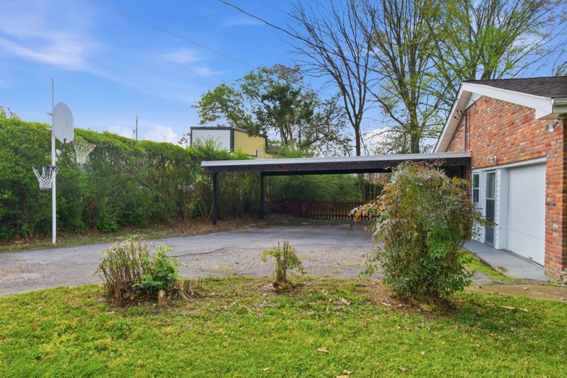 323 Nokes Dr, Hendersonville, TN 37075