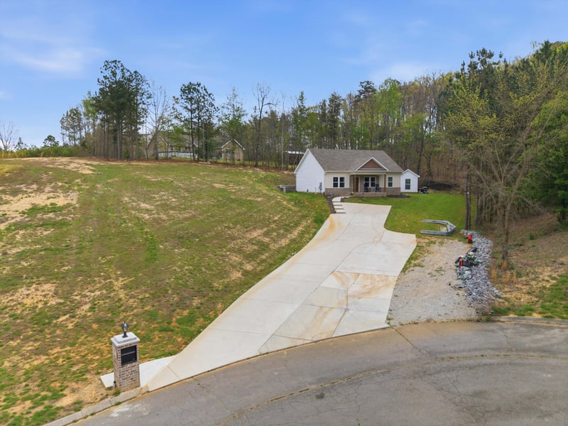 9 Stonecrest Dr, Rock Spring, GA 30739