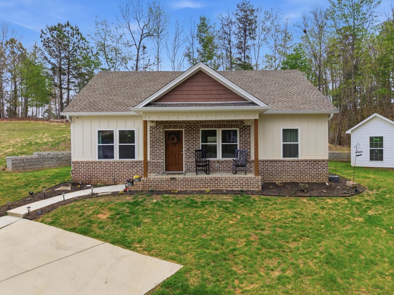 9 Stonecrest Dr, Rock Spring, GA 30739