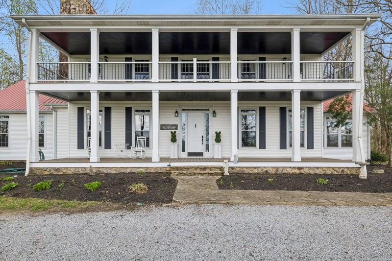 901 Town Branch Rd, Charlotte, TN 37036