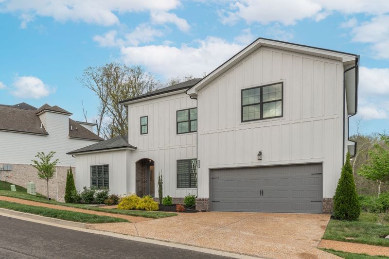 717 Summit Oaks Ct, Nashville, TN 37221