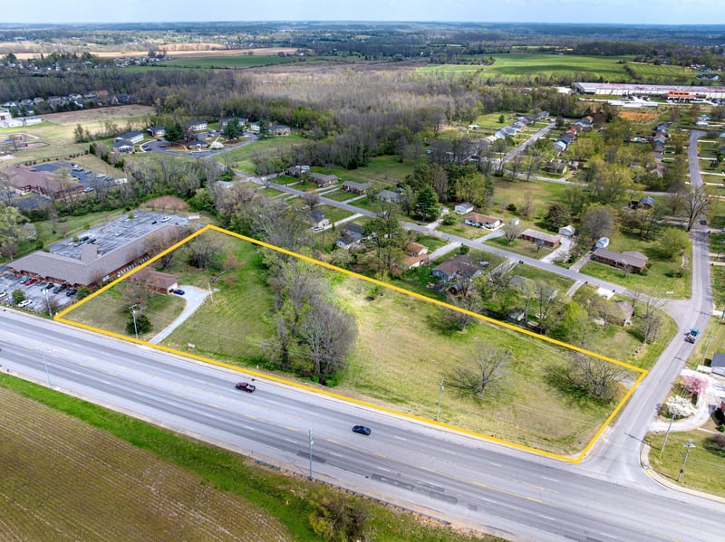 936 S Broadway St, Portland, TN 37148