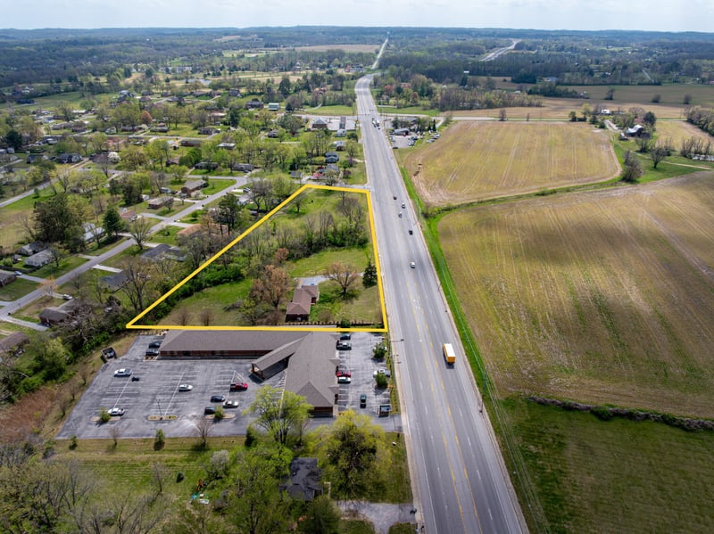 936 S Broadway St, Portland, TN 37148