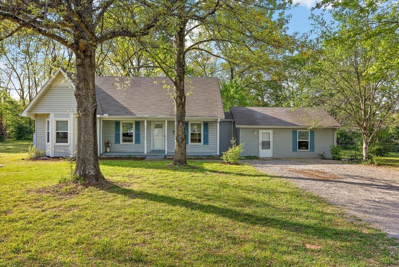 7427 Chadwick Dr, Murfreesboro, TN 37129