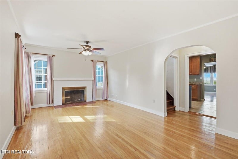 2445 Kennington Rd, Knoxville, TN 37917