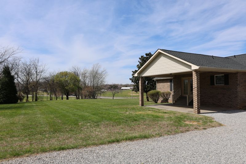 5787 Buzzard Creek Rd, Cedar Hill, TN 37032