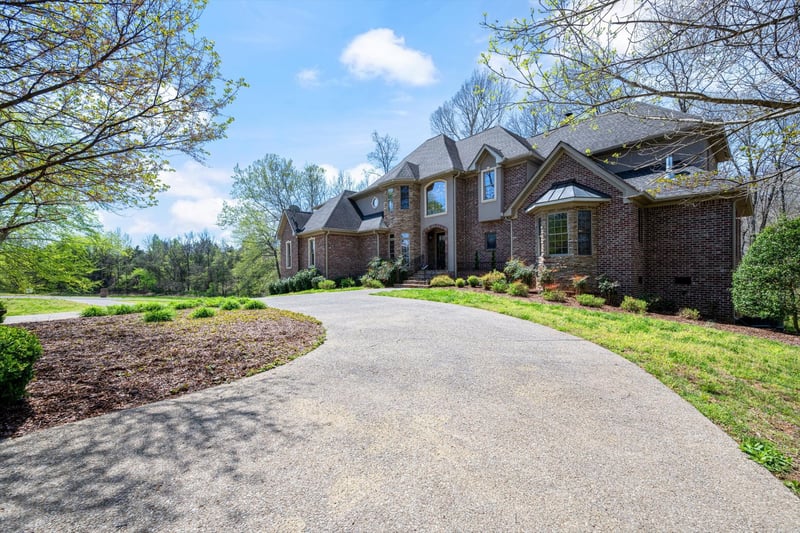 1050 Moonlit Meadow Ln, Greenbrier, TN 37073