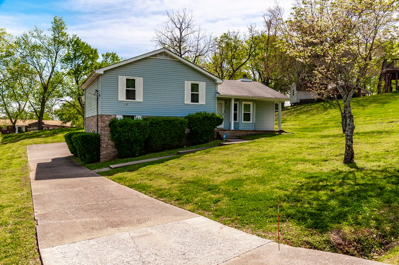 154 Lakeside Park Dr, Hendersonville, TN 37075