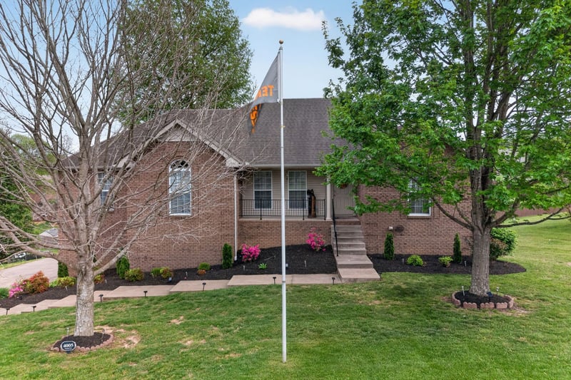 4005 Summit Dr, Greenbrier, TN 37073