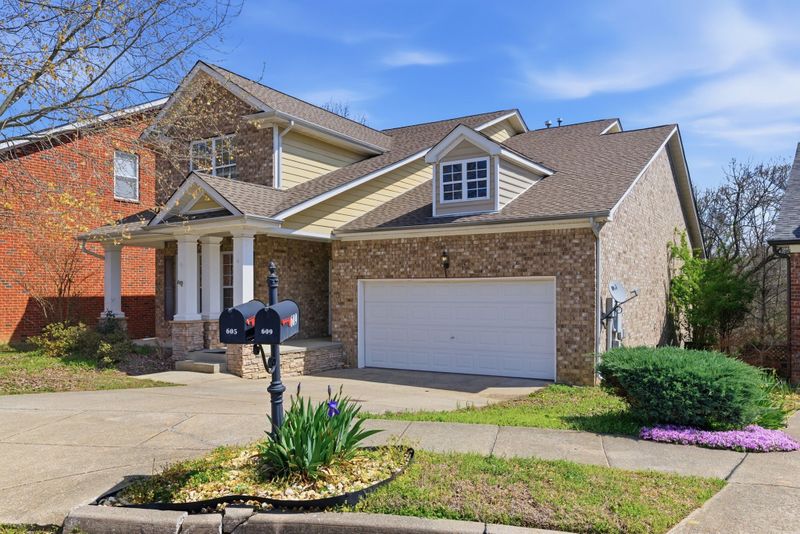 605 Sycamore Ridge Cir, Nashville, TN 37214