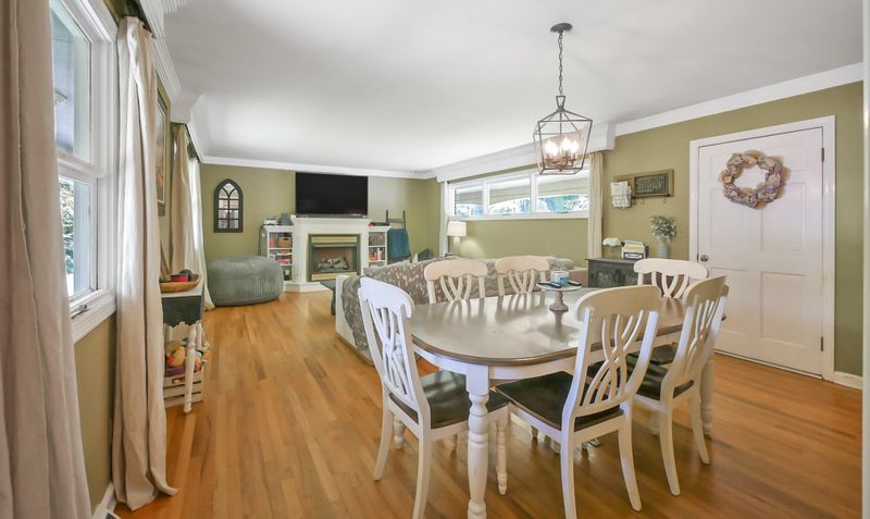 111 Clebourne Ave, Chickamauga, GA 30707