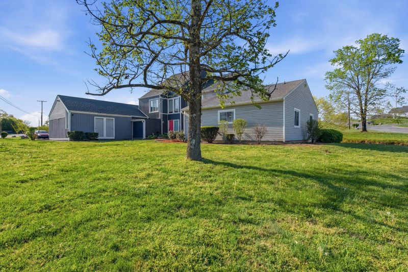 629 Rockwood Dr, Hermitage, TN 37076