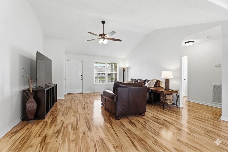 1824 Elizabeth Ln, Columbia, TN 38401