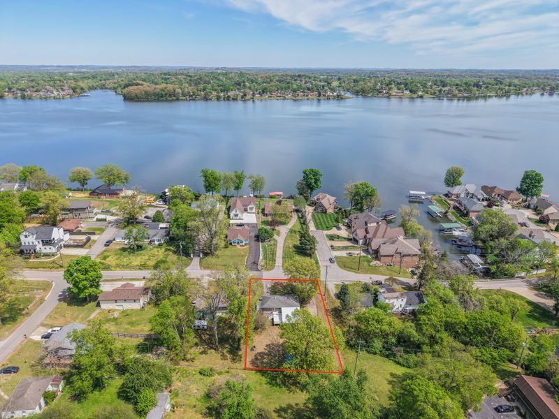 3004 Lakeshore Dr, Old Hickory, TN 37138