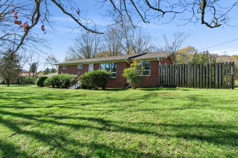 2621 Knob Creek Rd, Columbia, TN 38401