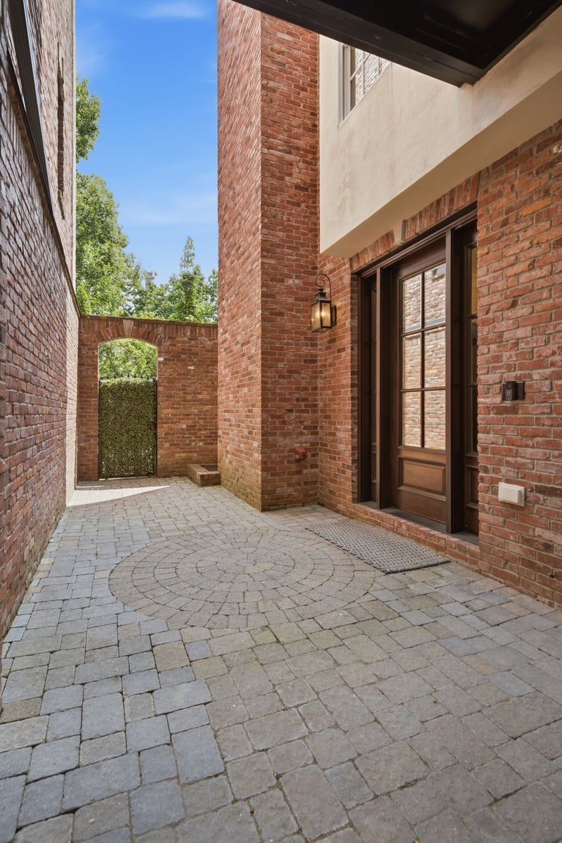 112 West End Close, Nashville, TN 37205
