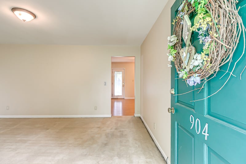 904 Cheairs Cir, Columbia, TN 38401
