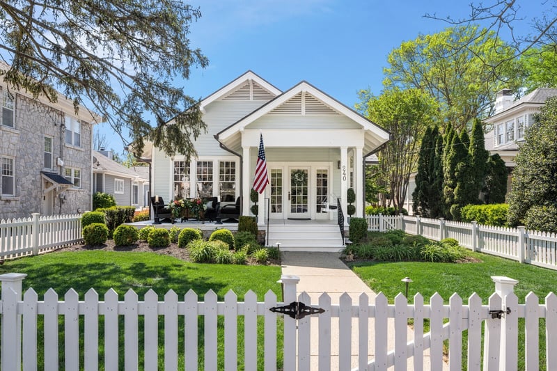 240 4th Ave S, Franklin, TN 37064