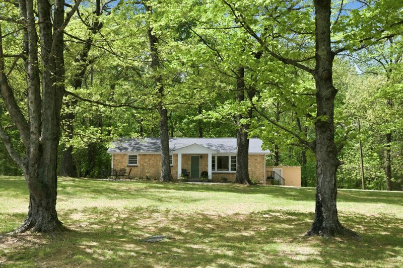 1566 Porter Rd, Burns, TN 37029