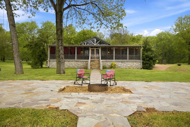 1004 Mill Pond Rd, Mount Pleasant, TN 38474