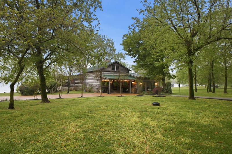 1004 Mill Pond Rd, Mount Pleasant, TN 38474