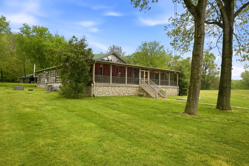 1004 Mill Pond Rd, Mount Pleasant, TN 38474
